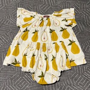Milk Barn - Size 6-12 Month - Flutter Top & Shorts